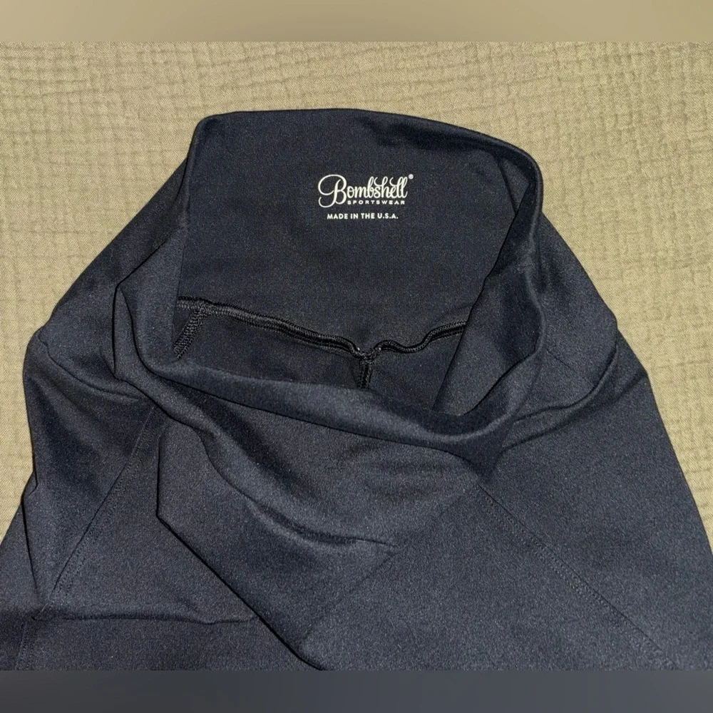 Bombshell Sportswear - Jet Black Leggings W/ 🍑 Lifting Tech - Picture 6 of 6